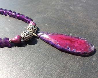 Chunky Statement Necklace, Dragon Veins Agate Pendant, Amethyst Necklace, Semi Precious, Gemstone Jewelry, Hot Pink Jade, Pearls  569