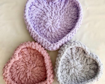 Crochet Heart Pet Bed: Plush Knit Cat or Dog Bed