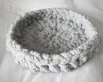 Handmade Crochet Plush Pet Bed: Cat or Dog Bed