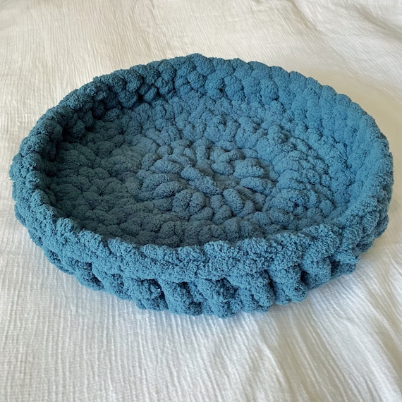 Handmade Crochet Plush Pet Bed: Cat or Dog Bed