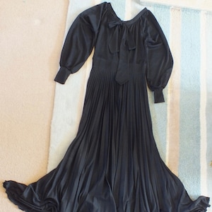 CONFEZIONI DI LUSSO Vintage Black Dress.Splendido articolo.