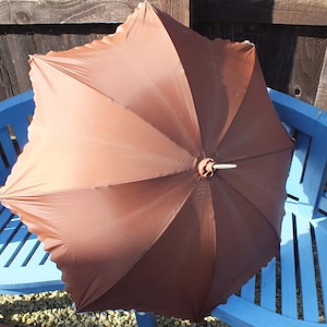 PARASOL/Sun UMBRELLA.Amazing Vintage Item.Continental Design.Feature Handle.