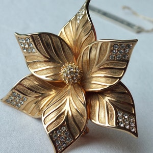 Vtg. CHRISTIAN DIOR Blumen BROSCHE.Absolut atemberaubend Schmuck.Original Label