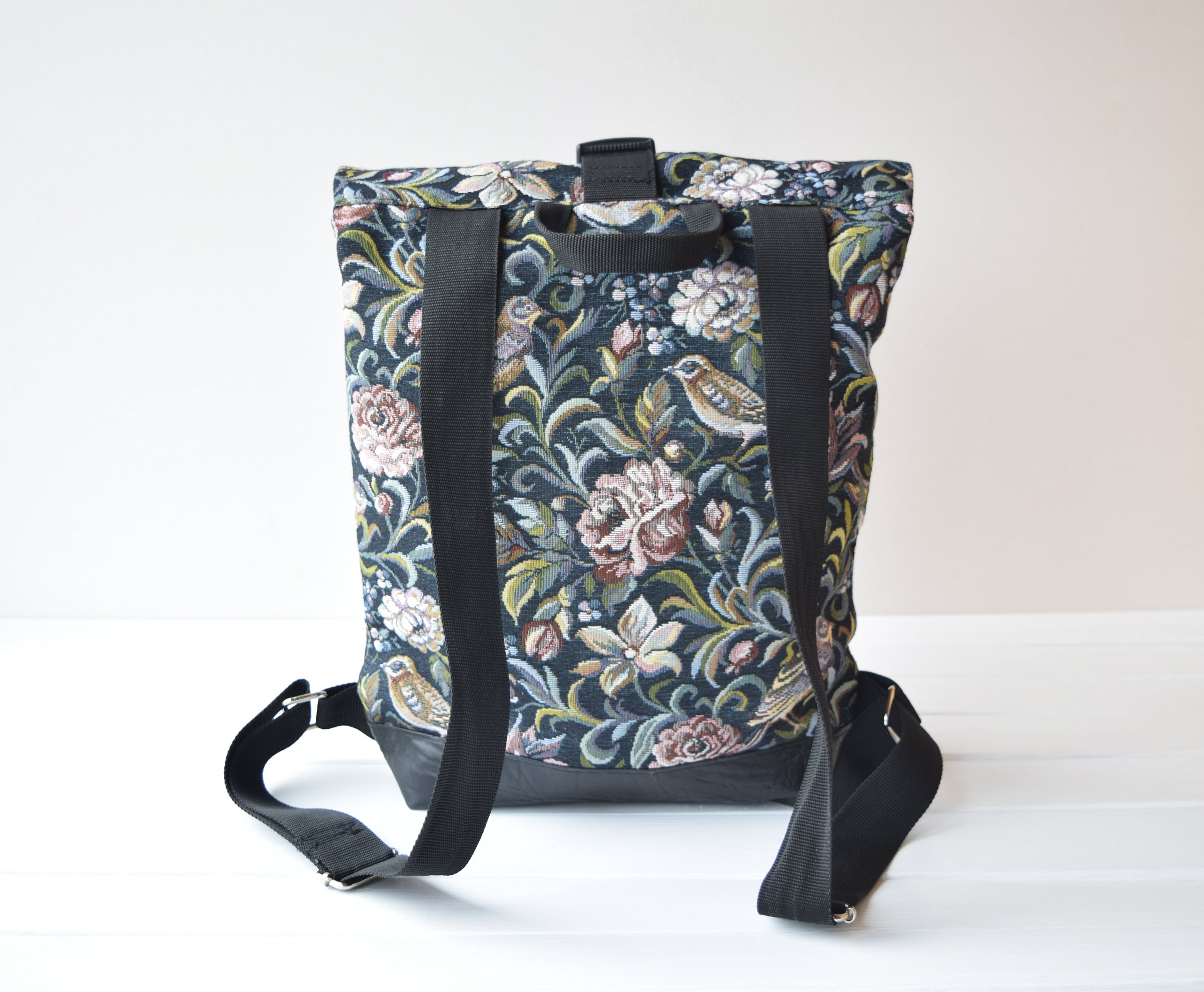 Floral Tapestry Roll-top Backpack: Vintage Bird & Flower  display picture 1