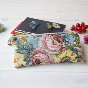 Pencil project bag, Cool Pouch, Cute school supply, Zipper Pouch, gadget pouch, pencil case bag, make up small bag case, floral zipped case