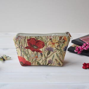 Cosmetic pouch, Cosmetic bag, Make Up storage, lipstick bag, project bag, trousse de toilette,  cool bag, Make up, organizer, tapestry, sac