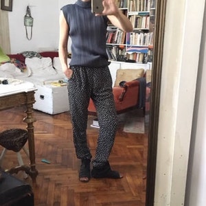 38 M Agnes b zwarte speelkaarten print / stippen taps toelopende broek broek elastische taille / harten klaveren ruiten en schoppen