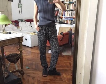 38 M Agnes b black playing cards print / dots tapered pants slacks elastic waist/ hearts clubs diamonds and spades
