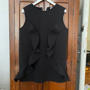 Neoprene thick avant garde flounces black top/ comme des garcons / yohji sleeveless blouse punk plastron shirt