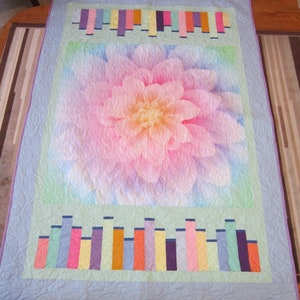 New USA Handmade Twin Patchwork Quilt- Pastel Floral 56&quot; x 82&quot;