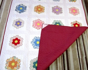 New USA Handmade Twin Patchwork Quilt- Vintage Feedsack Flower Blocks- 60&quot; x 74&quot;