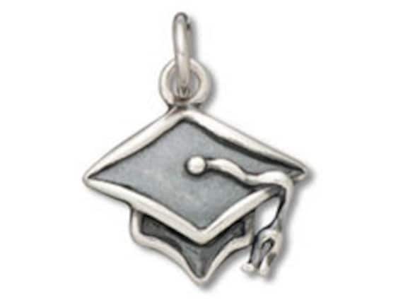 Year 2018 Charm Graduation Cap and Tassel Sterling Silver Year 2018 Charm Graduation Cap and Tassel Sterling Silver