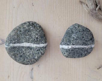天然の願い石、斑点のある石、黒と白の願い石、黒い斑点のある岩、願い