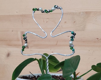 Three Leaf Clover Shaped Plant Stake, Large Plant Décor, Green Beaded Clover, Plant Decor, Wire Plant Stake, Plant Lover, St. Patrick's Day