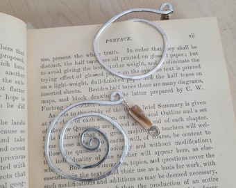 Shell Bookmark, Spiral Design Wire Bookmark w/ Abalone Shell Charm, Handmade Bookmark, Reading Journal Accessories, Gift for Book Lover