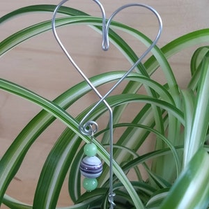 Handmade Heart Shaped Plant Stake, Plant Décor, wire heart with a spiral design, Plant Decor, Wire Heart Plant Stake, Plate Lover Gift, Choice of Color & Size, Plant mom gift, plant lover gift, twisted wire plant stake heart.  Bead heart plant stake