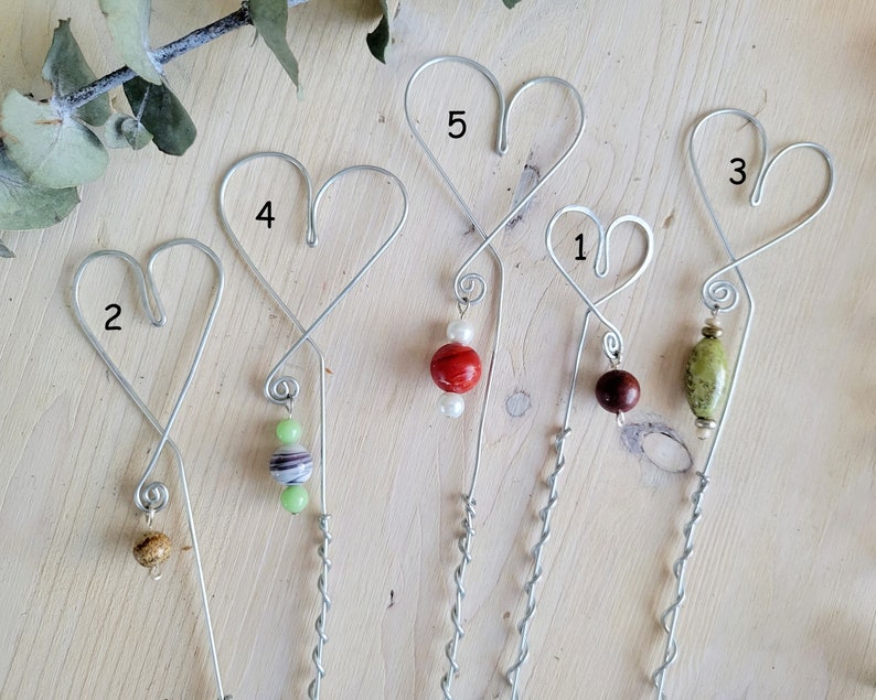 Handmade Heart Shaped Plant Stake, Plant Décor, wire heart with a spiral design, Plant Decor, Wire Heart Plant Stake, Plate Lover Gift, Choice of Color & Size, Plant mom gift, plant lover gift, twisted wire plant stake heart.  Bead heart plant stake