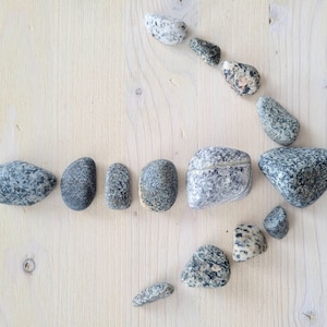 Black and grey speckled stone best sale