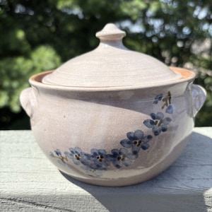 Jugtown Ware Covered Casserole Dish Lid Blue Floral Vintage Pottery Bean Pot USA