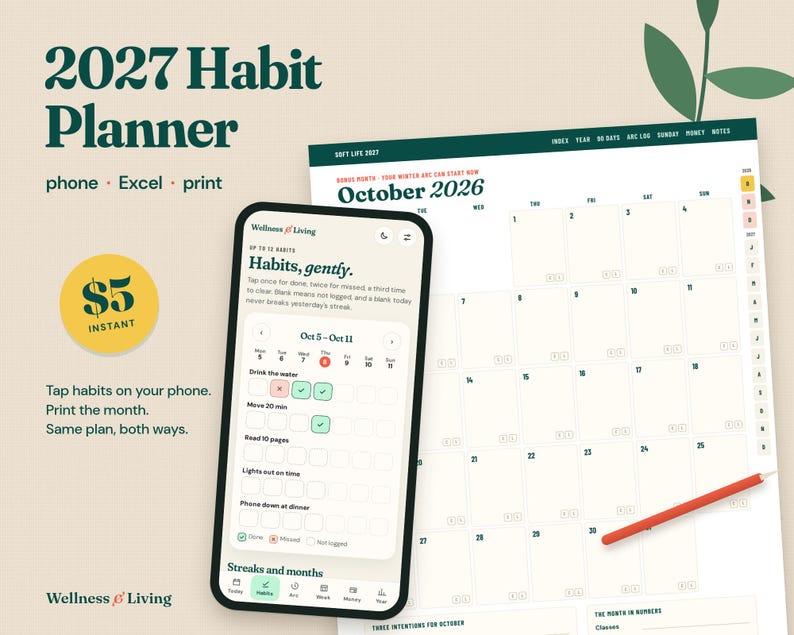 Pu&ograve; includere: Un pianificatore di abitudini 2027 che include uno smartphone che mostra un'interfaccia di app per il monitoraggio delle abitudini e una pagina di calendario mensile stampata per ottobre 2026 con una matita rossa, marchiato Wellness Living.
