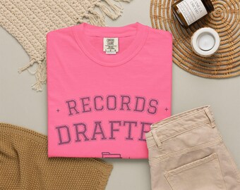 Records Draftee Vintage Varsity T-Shirt: Everyone Brings Their Mess to Me, Funny Office Gift