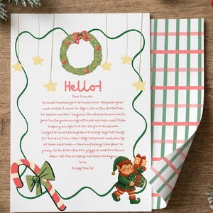 Pode incluir: Uma carta de um elfo com uma guirlanda verde, estrelas amarelas e uma borda de bengala doce. O texto diz Hello! Dear Friends: I'm back! I missed you so much over the past year and couldn't wait to fly in from the North Pole.