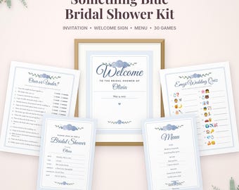 Puede incluir: Un kit de despedida de soltera Something Blue que incluye un letrero de bienvenida, invitación, menú y tarjetas de juegos. Cada artículo de papel blanco muestra detalles florales azules, texto azul oscuro y encabezados.