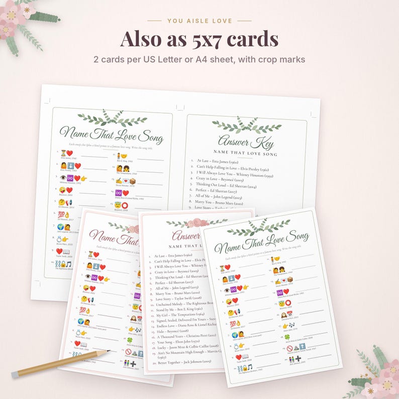 Pu&ograve; includere: Un set di giochi stampabili "Name That Love Song" con indizi emoji e chiavi di risposta. Il testo include "Name That Love Song", "Answer Key" e "Also as 5x7 cards". Una matita di legno &egrave; appoggiata sui fogli di carta bianchi.
