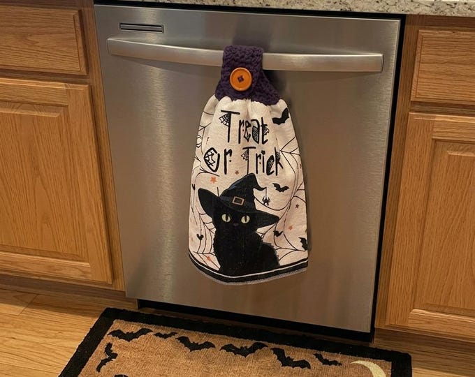 Featured listing image: Single Hanging Halloween Kitty Towel