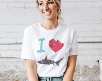 I love Sharks Heart Bite Love | Soft Unisex T-shirt