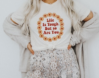 Daisy Graphic Tee: Retro Vintage Style, Uplifting Unisex T-Shirt