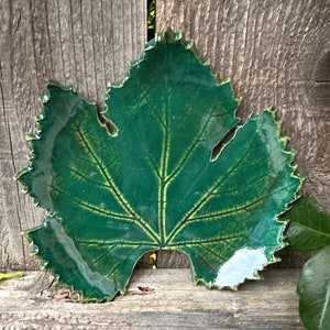 Handmade Green Stoneware Grape Leaf Dish: Pottery Jewelry Bowl