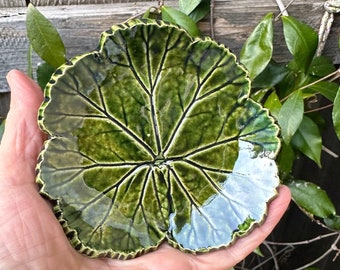 leaf dish, pressed geranium leaf ceramic bowl, guest soap leaf dish, decorative leaf dish, nature lovers gift, handcrafted ceramic leaf