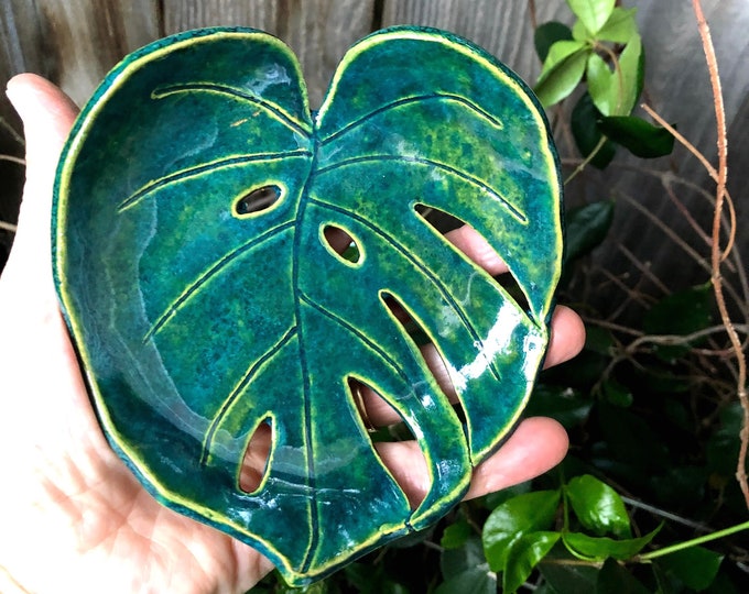 Monstera Real Leaf Ceramic Soap Dish, Green Philodendron Real Leaf Dish