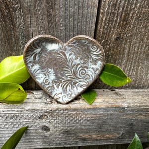 heart dish, heart-shaped ceramic bowl, pale brown textured heart bowl, jewelry dish, guest soap dish, valentine pottery side table dish