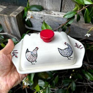 Ceramic Chicken Butter Dish with Lid: European-Style Pottery