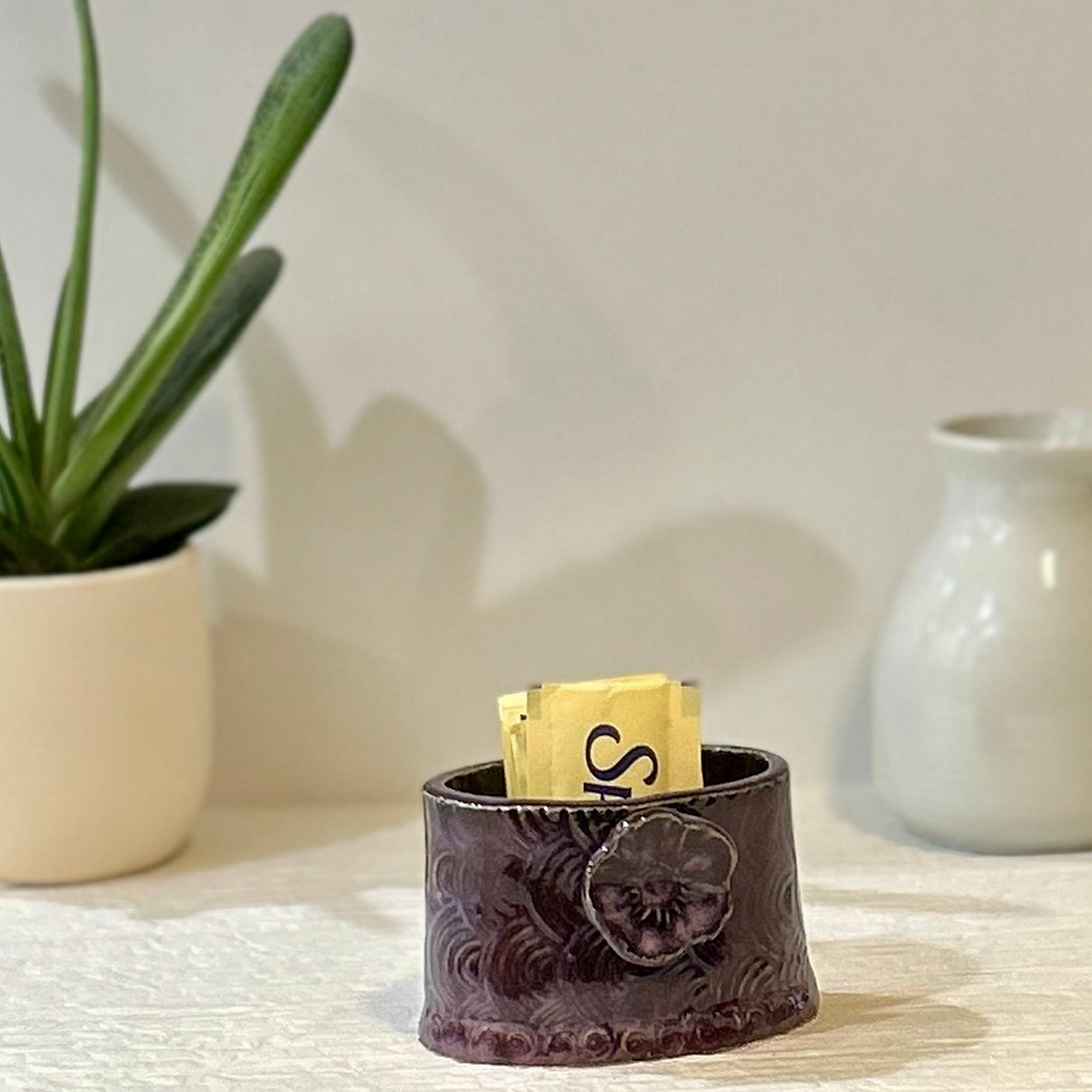 砂糖箱ホルダー、手作りの花柄の紫色のカードホルダー、陶器のギフト