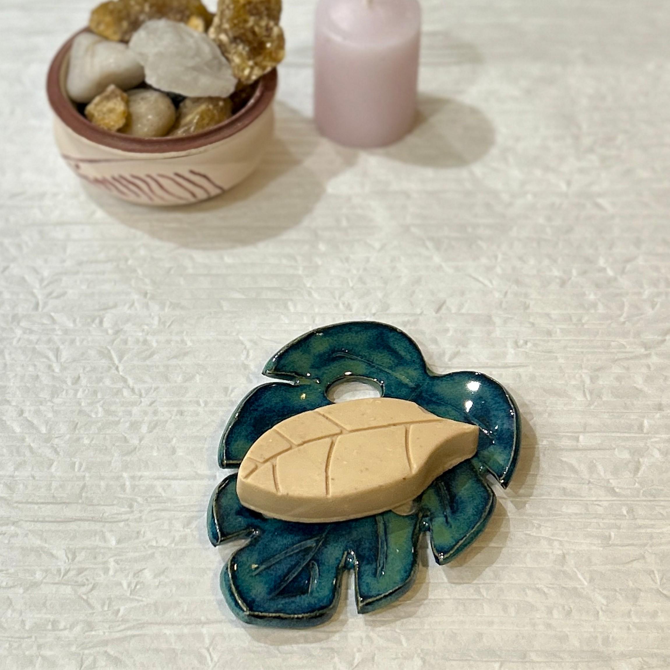 Monstera Dish, Handcrafted Ceramic Monstera Leaf Bowl, Leaf Lovers Gift,  Tropical Decor Leaf Dish, Guest Soap Dish, Home Pottery Gift - Etsy