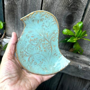 Plato de cerámica con forma de pájaro: joyero y jabonera de cerámica hechos a mano, plato decorativo de color verde azulado con forma de pájaro, regalo de cerámica para amantes de las aves, plato pequeño para mesa auxiliar.