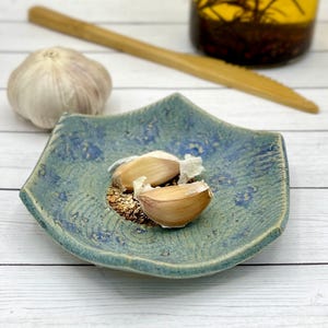 ceramic garlic grater, handmade garlic grater pottery, garlic grater dipping dish, hand grated garlic, olive oil seasonings dipping dish