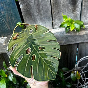 Dekoracja ścienna z liścia monstery, ręcznie robiona ozdoba z liścia, ścienna zawieszka z tropikalnego liścia, prezent z ceramiki do domu, prezent dla miłośników roślin, dekoracja z liścia monstery