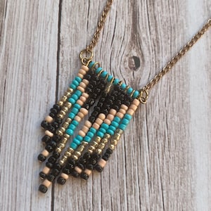 Collar boho de cuentas
