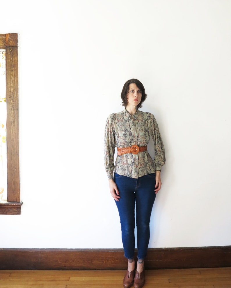 80s vintage paisley Pendleton silk like blouse top sweet collar light and lovely top small medium