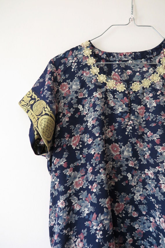 1980s VTG Dress- Short Sleeve Blue Florals Golden