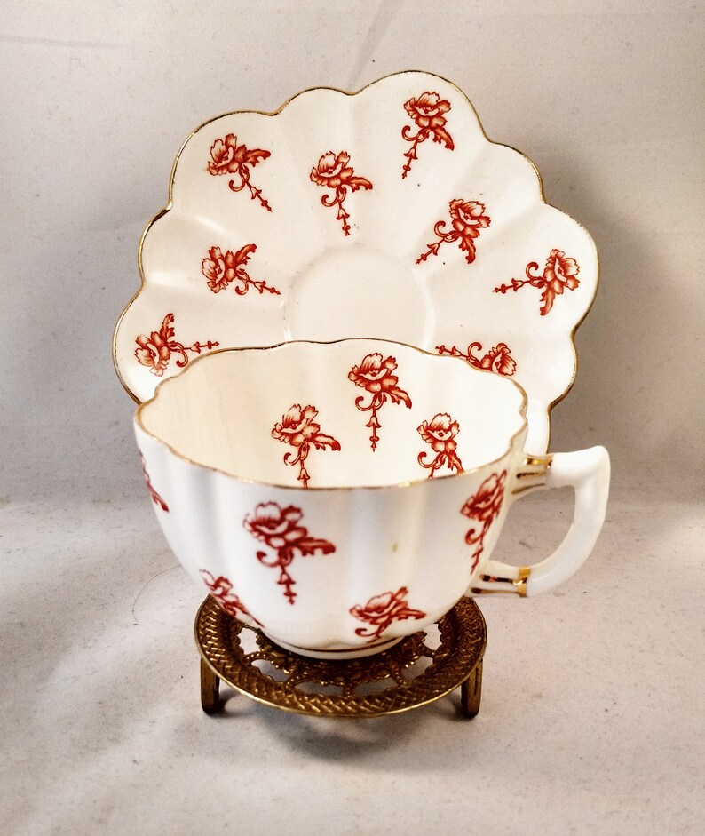 English Scalloped Tea Cup/Saucer Chinese Red Floral Motif Etsy