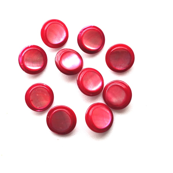 Lot de 10 beaux boutons anciens épais en nacre rose de 22mm de diamètre.