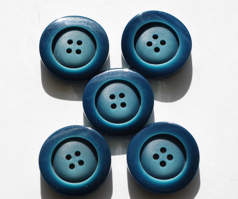 Set of 5 large buttons thick blue gradient 4 holes of 28 mm in diameter. image 1