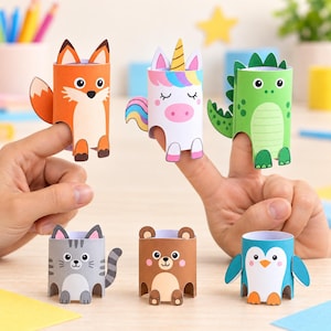 Könnte beinhalten: Ein Set aus sechs Fingerpuppen aus Papierrollen mit bunten Tiermotiven, darunter ein Fuchs, ein Einhorn, ein Dinosaurier, eine Katze, ein Bär und ein Pinguin. Jede Puppe besteht aus einer zylindrischen Papierrolle mit aufgedruckten Details.