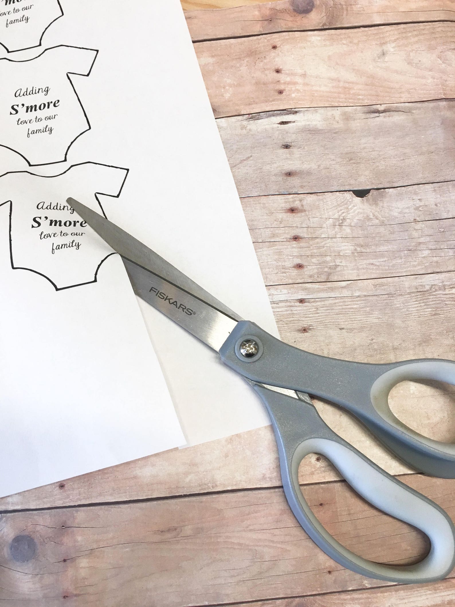 Baby-Einteiler Geschenkanhänger – 50 Stück, Mit Aufschrift 'S'More Love To Our Family', Aus Kraftpapier