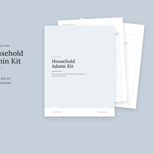 Puede incluir: Un kit administrativo doméstico en PDF imprimible que incluye siete páginas de plantillas de organización. La portada muestra el título Household Admin Kit con un subtítulo sobre facturas, formateado para papel US Letter y A4.